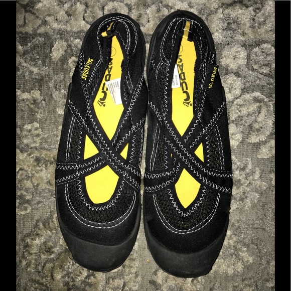 womens water shoes size 8
